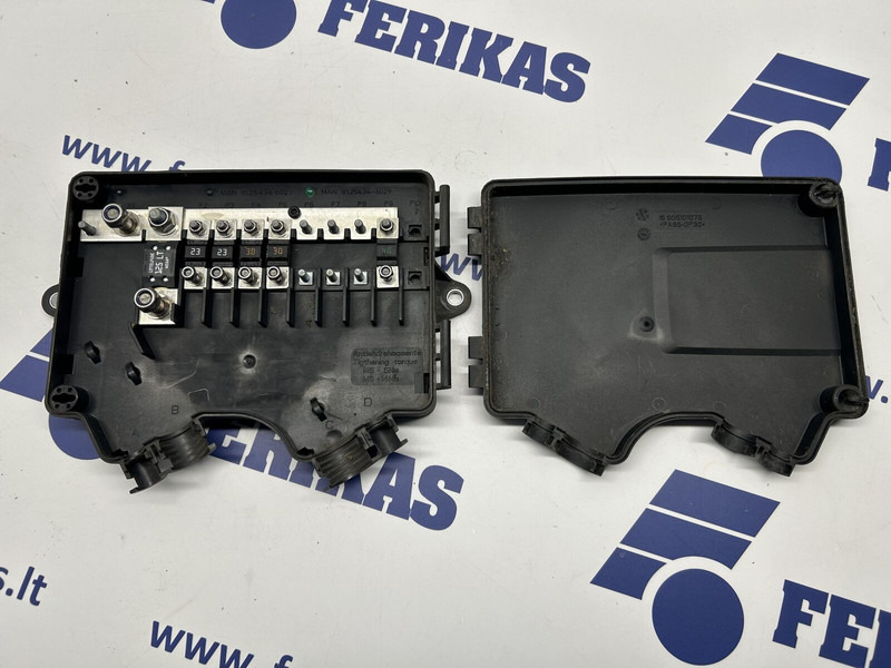 MAN fuse box - Sistema elétrico por Camião: foto 1 MAN fuse box - Sistema elétrico por Camião: foto 1