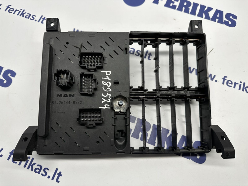 MAN fuse box - Sistema elétrico por Camião: foto 1 MAN fuse box - Sistema elétrico por Camião: foto 1