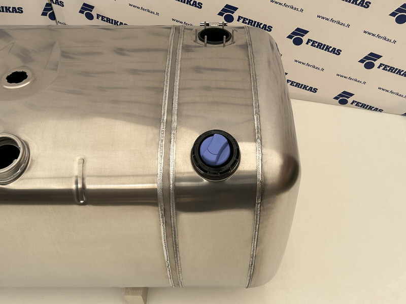 Mercedes-Benz Fuel tank 820L + 90L AdBlue - Tanque de combustível por Camião: foto 5 Mercedes-Benz Fuel tank 820L + 90L AdBlue - Tanque de combustível por Camião: foto 5