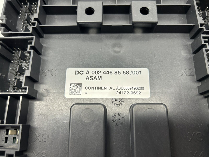 Mercedes-Benz NEW OEM ASAM fuse box - Sistema elétrico por Camião: foto 3 Mercedes-Benz NEW OEM ASAM fuse box - Sistema elétrico por Camião: foto 3
