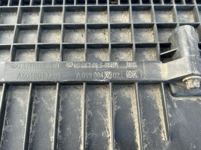 Mercedes-Benz air filter box - Filtro de cabine por Camião: foto 3 Mercedes-Benz air filter box - Filtro de cabine por Camião: foto 3