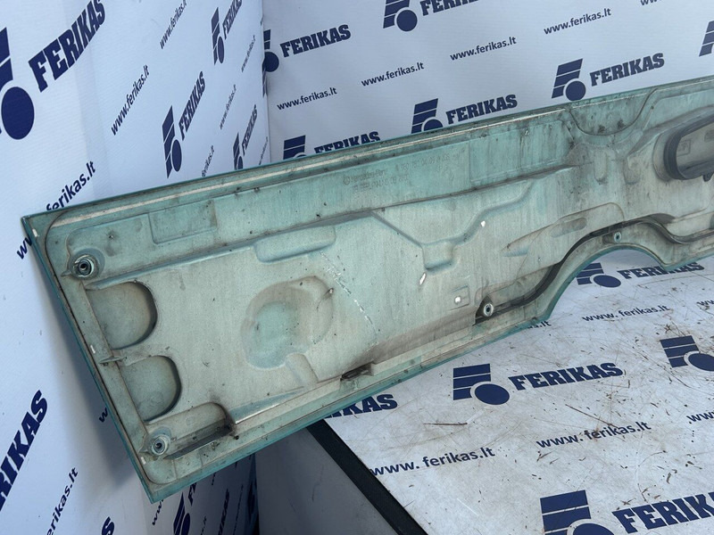 Mercedes-Benz bonnet part - Capô por Camião: foto 5 Mercedes-Benz bonnet part - Capô por Camião: foto 5
