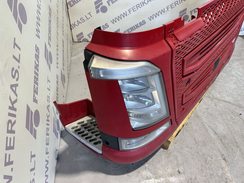 Volvo VOLVO FH4 complete front bumper with headlights - Para-choque por Camião: foto 3 Volvo VOLVO FH4 complete front bumper with headlights - Para-choque por Camião: foto 3