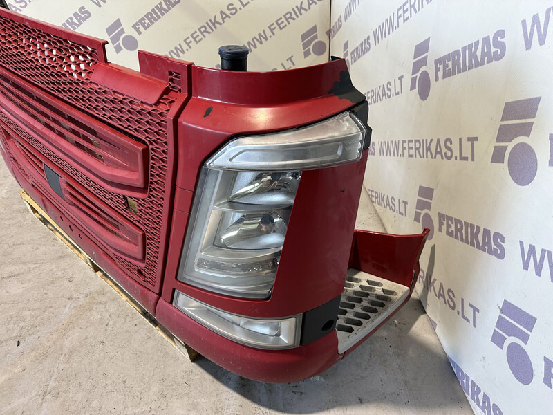 Volvo VOLVO FH4 complete front bumper with headlights - Para-choque por Camião: foto 2 Volvo VOLVO FH4 complete front bumper with headlights - Para-choque por Camião: foto 2