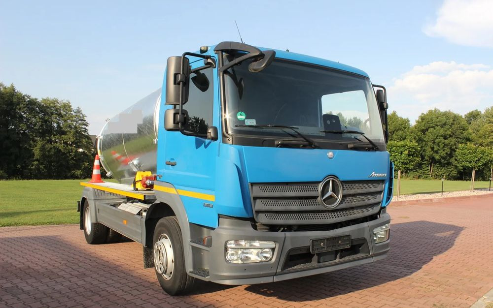 Mercedes-Benz ATEGO 13 18 EURO 6 BLUETEC 6 BECZKAASENIZACYJNA 7 200 LITRÓW - Caminhão tanque: foto 2 Mercedes-Benz ATEGO 13 18 EURO 6 BLUETEC 6 BECZKAASENIZACYJNA 7 200 LITRÓW - Caminhão tanque: foto 2