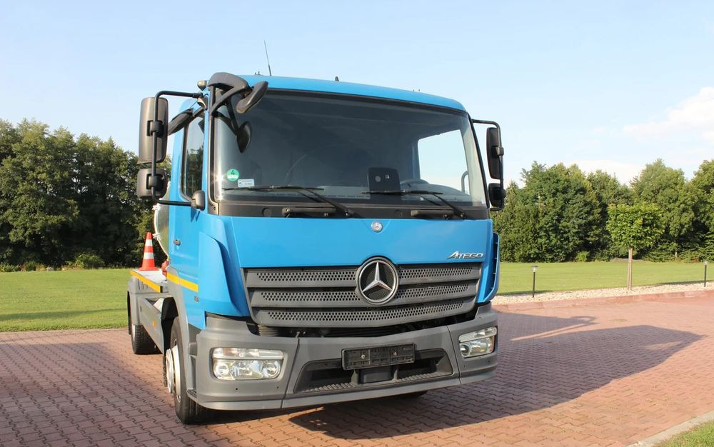 Mercedes-Benz ATEGO 13 18 EURO 6 BLUETEC 6 BECZKAASENIZACYJNA 7 200 LITRÓW - Caminhão tanque: foto 3 Mercedes-Benz ATEGO 13 18 EURO 6 BLUETEC 6 BECZKAASENIZACYJNA 7 200 LITRÓW - Caminhão tanque: foto 3