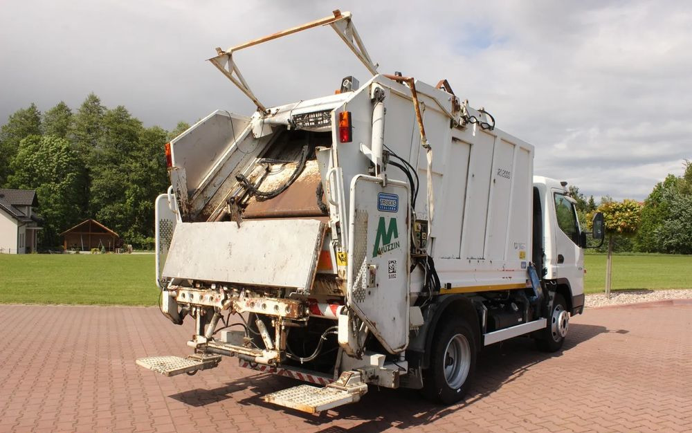 Caminhão de lixo Mitsubishi CANTER 7C15: foto 7