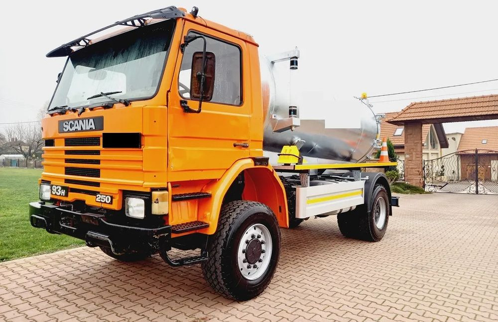Scania 93 H 4X4 ALLROAD 4 WD - Caminhão tanque: foto 1 Scania 93 H 4X4 ALLROAD 4 WD - Caminhão tanque: foto 1