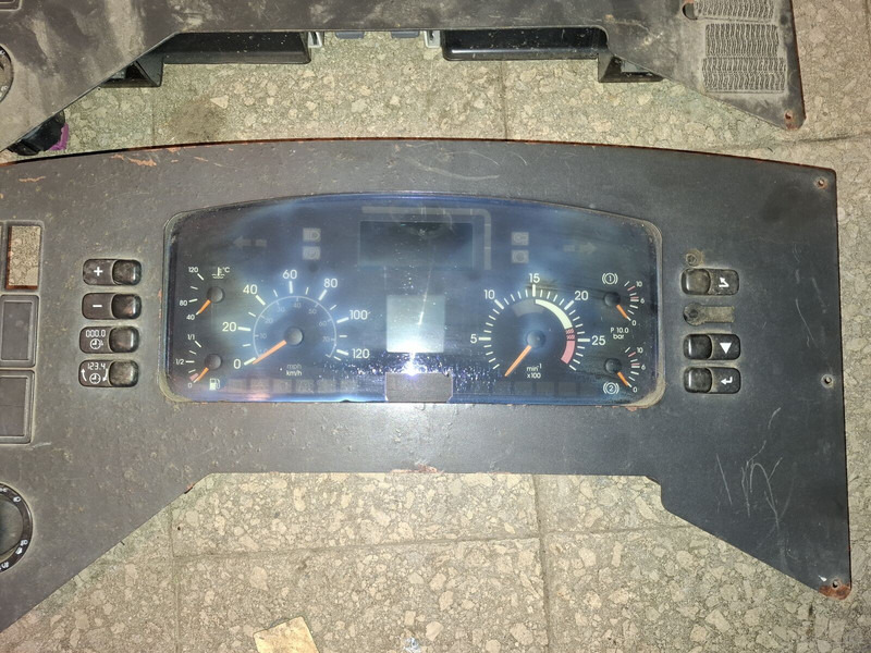 MAN DAF/ NEOPLAN. Mersedes. Iveko - Painel de instrumentos: foto 4 MAN DAF/ NEOPLAN. Mersedes. Iveko - Painel de instrumentos: foto 4