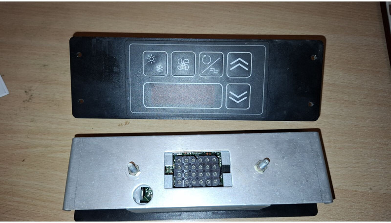 MAN Wabco 037 20/05 . 4461950040 - Centralina electrónica: foto 2 MAN Wabco 037 20/05 . 4461950040 - Centralina electrónica: foto 2