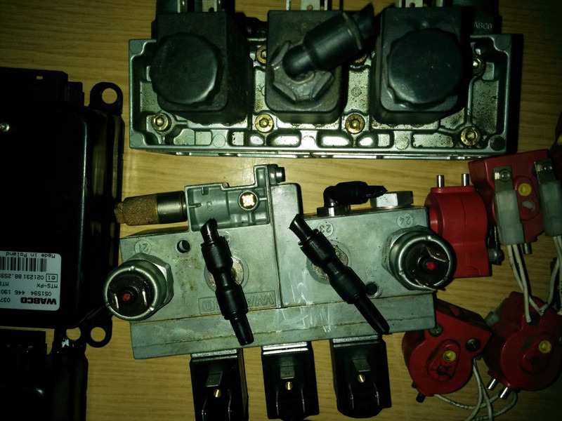 Mercedes-Benz закрытия двери BOSCH 0481500007 - Peça de reposição: foto 4 Mercedes-Benz закрытия двери BOSCH 0481500007 - Peça de reposição: foto 4