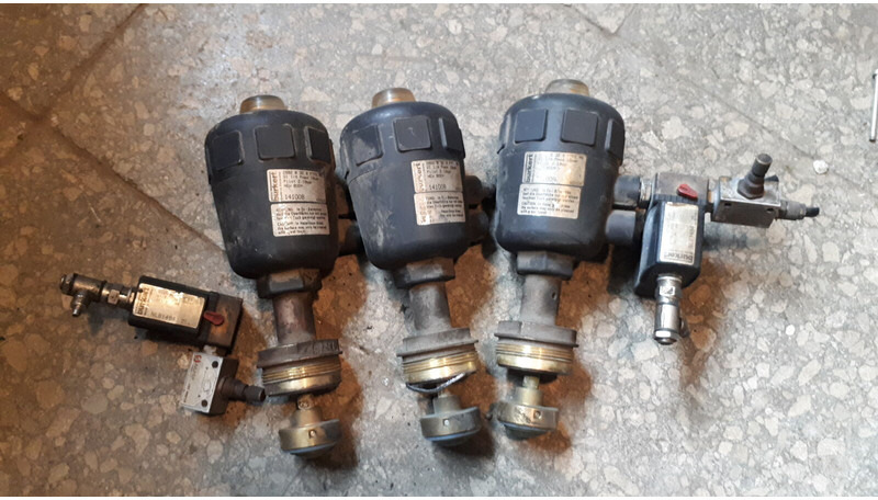 Scania B12 - Cables/ Wire harness: foto 3 Scania B12 - Cables/ Wire harness: foto 3