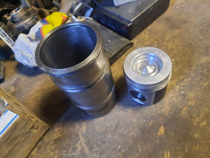 Scania - Motor e peças: foto 1 Scania - Motor e peças: foto 1