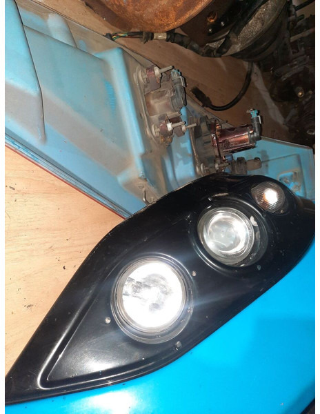 Scania Омни Линк - Farol dianteira: foto 5 Scania Омни Линк - Farol dianteira: foto 5