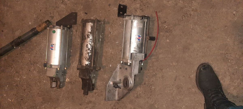 Scania механизм закрытия дверей - Porta e peças: foto 4 Scania механизм закрытия дверей - Porta e peças: foto 4