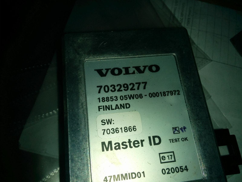 Volvo 70329277 / 70395975-P01 / 70361720-P01 / 70322237-P02 - Centralina electrónica: foto 2 Volvo 70329277 / 70395975-P01 / 70361720-P01 / 70322237-P02 - Centralina electrónica: foto 2