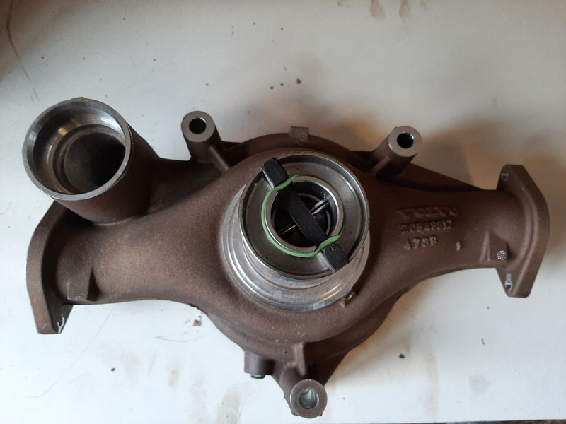 Volvo - Bomba de refrigeração: foto 1 Volvo - Bomba de refrigeração: foto 1