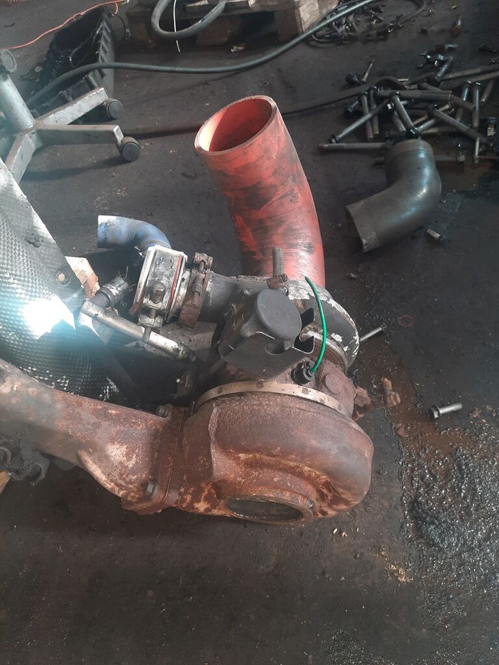 Turbocompressor por Ônibus Volvo HOLSET HX40M . HX40G Iveko   Volvo Iveko Cursor-8: foto 8