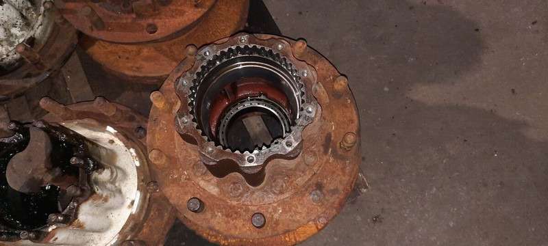 Volvo Iveko. Неоплан - Cubo de roda: foto 3 Volvo Iveko. Неоплан - Cubo de roda: foto 3