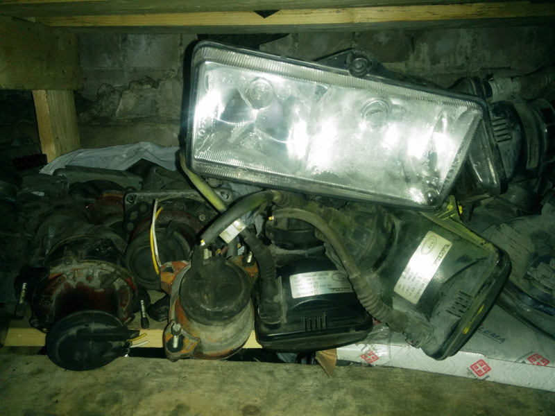 Volvo Скания омни линк - Farol dianteira: foto 2 Volvo Скания омни линк - Farol dianteira: foto 2