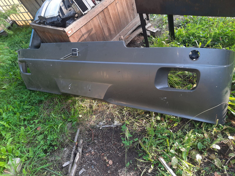 Volvo магнетолы . B12 . Ивеко - Para-choque: foto 4 Volvo магнетолы . B12 . Ивеко - Para-choque: foto 4