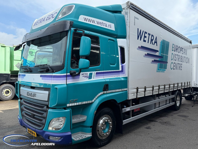 DAF CF 370 FA Space Cab, Sliding roof, Loading lift, Euro 6 - Camião de lona: foto 3 DAF CF 370 FA Space Cab, Sliding roof, Loading lift, Euro 6 - Camião de lona: foto 3