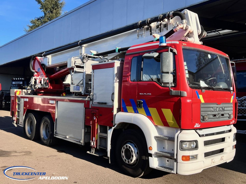 MAN TGA 26.350 Magirus ALP 320L = 32 meter, Waterpomp, 6x4, Bladgeveerd - Carro de bombeiro: foto 3 MAN TGA 26.350 Magirus ALP 320L = 32 meter, Waterpomp, 6x4, Bladgeveerd - Carro de bombeiro: foto 3