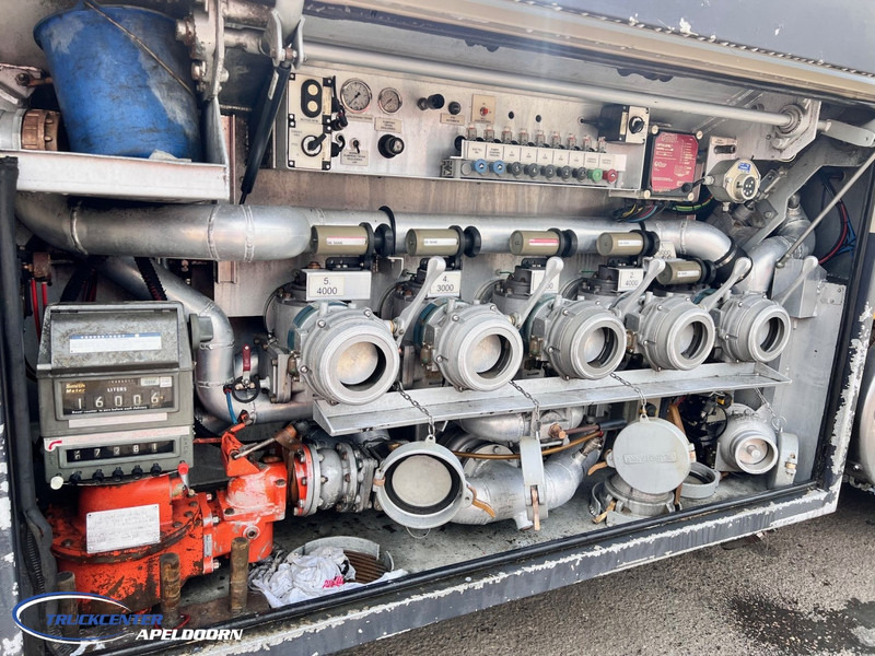 Scania R620 V8 Manuel, Retarder, 19000 liter, 5 Compartments, Pump & Hoses - Caminhão tanque: foto 5 Scania R620 V8 Manuel, Retarder, 19000 liter, 5 Compartments, Pump & Hoses - Caminhão tanque: foto 5