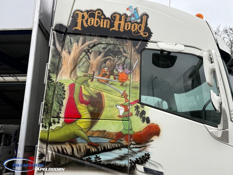 Camião de transporte de madeira, Camião grua Volvo FH 750 Loglift, 6x4, Dynamic steering, Special painting: foto 10 Camião de transporte de madeira, Camião grua Volvo FH 750 Loglift, 6x4, Dynamic steering, Special painting: foto 10