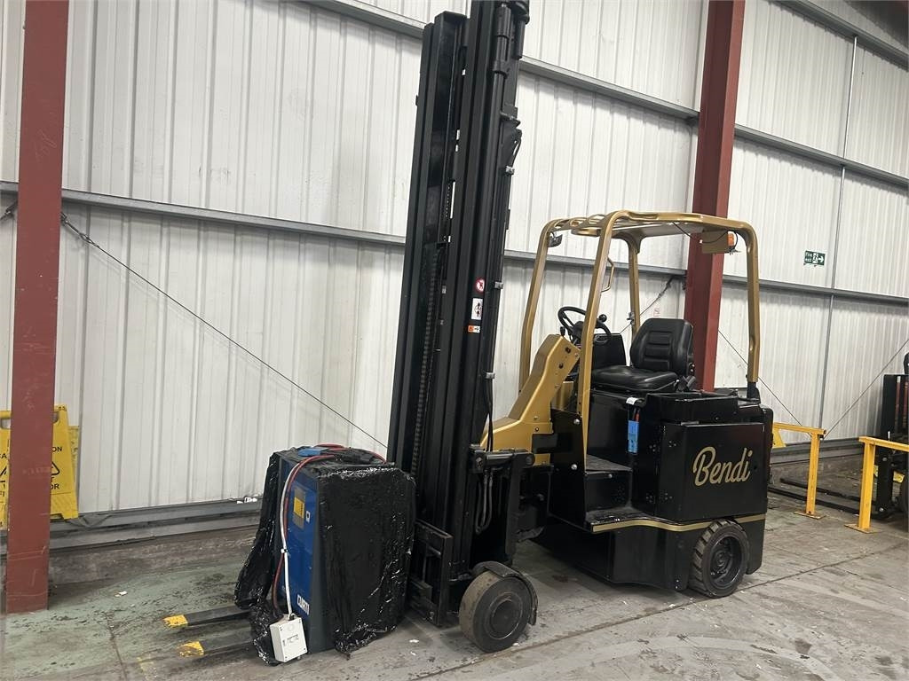 BE4082XSS - Empilhadeira: foto 2 BE4082XSS - Empilhadeira: foto 2