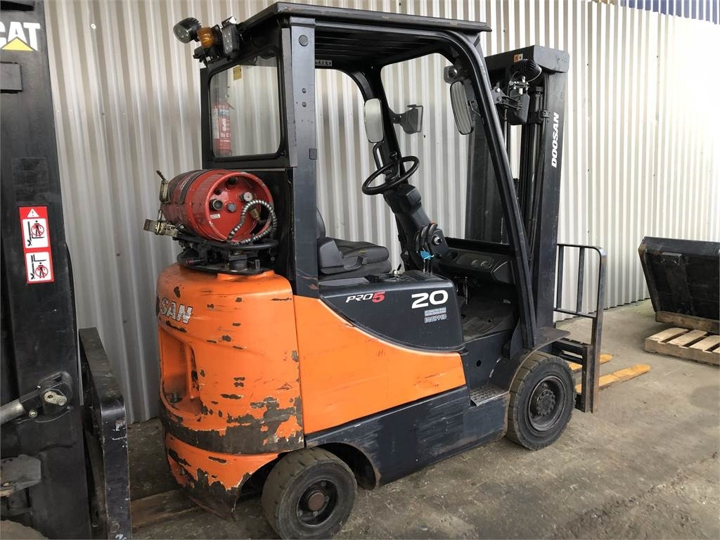 Doosan G20 SC-5 - Empilhadeira a gás: foto 4 Doosan G20 SC-5 - Empilhadeira a gás: foto 4