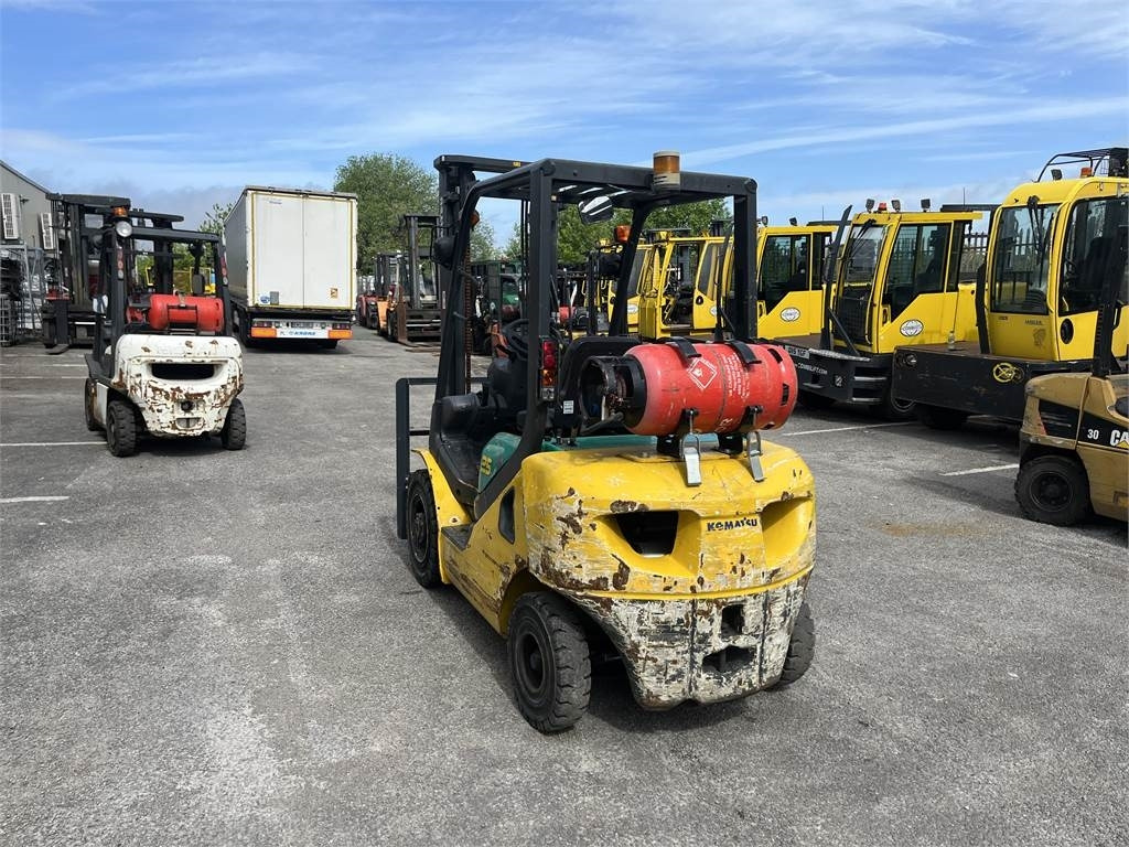 Komatsu FG25HT-16R - Empilhadeira a gás: foto 4 Komatsu FG25HT-16R - Empilhadeira a gás: foto 4