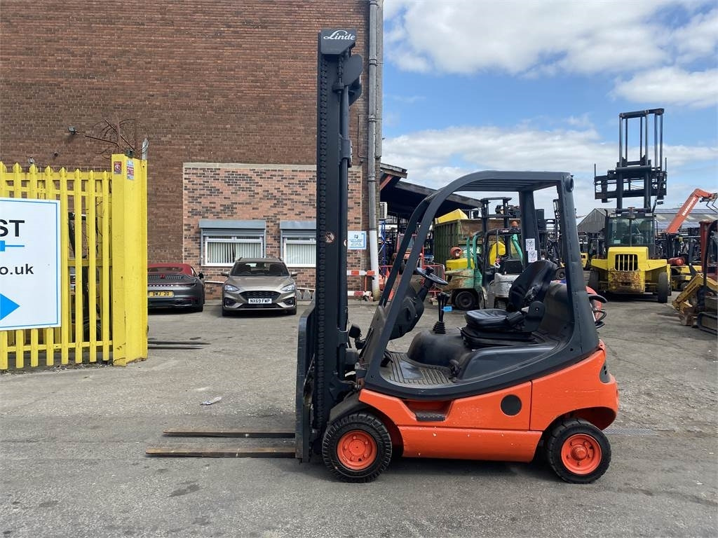 Linde H16T-03 - Empilhadeira a gás: foto 1 Linde H16T-03 - Empilhadeira a gás: foto 1