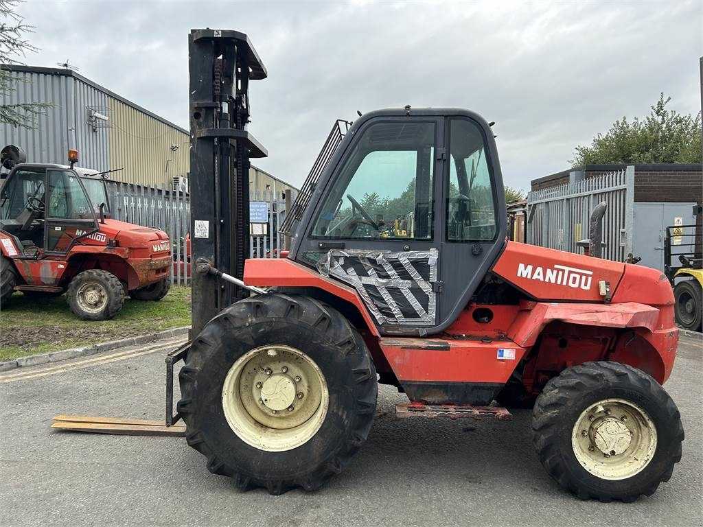 Manitou M26-4 - Empilhador todo-o-terreno: foto 2 Manitou M26-4 - Empilhador todo-o-terreno: foto 2