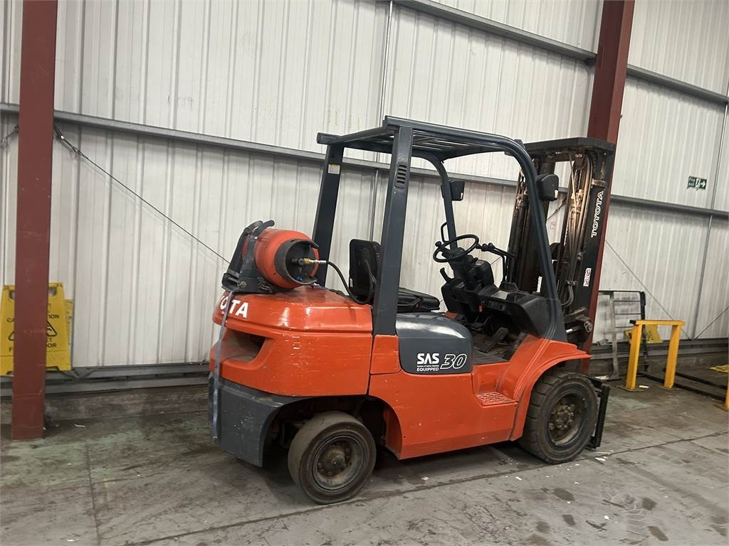 Empilhadeira a gás Toyota 7FGF30: foto 6