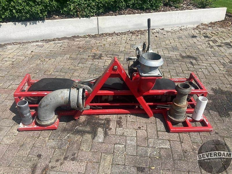 Bok met mestslangen en koppelingen - Espalhador de estrume: foto 1 Bok met mestslangen en koppelingen - Espalhador de estrume: foto 1