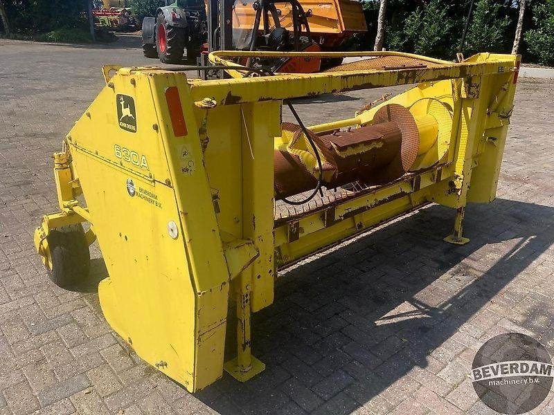 John Deere 630 A - Equipamento para colheitadeira: foto 5 John Deere 630 A - Equipamento para colheitadeira: foto 5