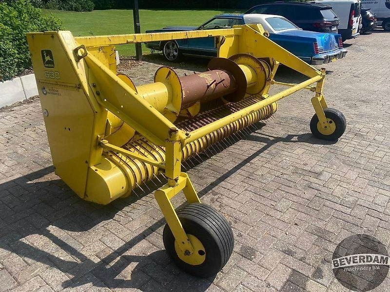 John Deere Pick-up 630 - Equipamento para colheitadeira: foto 2 John Deere Pick-up 630 - Equipamento para colheitadeira: foto 2