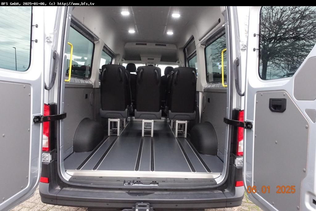 MAN TGE 3.180 4x2 F SB 8 Sitzer, Automatik, Anhängek - Minibus, Furgão de passageiros: foto 3 MAN TGE 3.180 4x2 F SB 8 Sitzer, Automatik, Anhängek - Minibus, Furgão de passageiros: foto 3