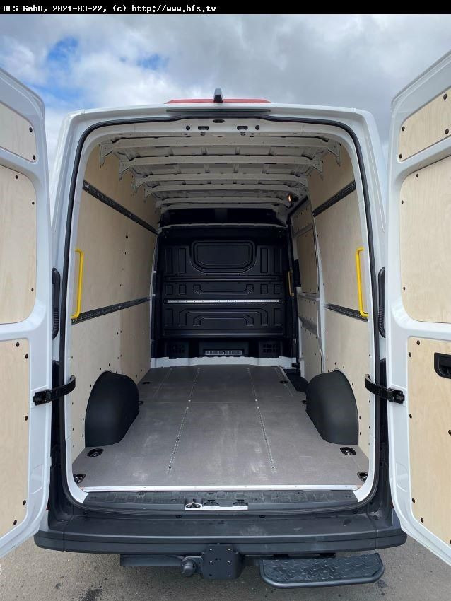 MAN TGE 3.180 4x2 F SB Frontantrieb/ 3 Sitzer, Autom - Furgão: foto 4 MAN TGE 3.180 4x2 F SB Frontantrieb/ 3 Sitzer, Autom - Furgão: foto 4