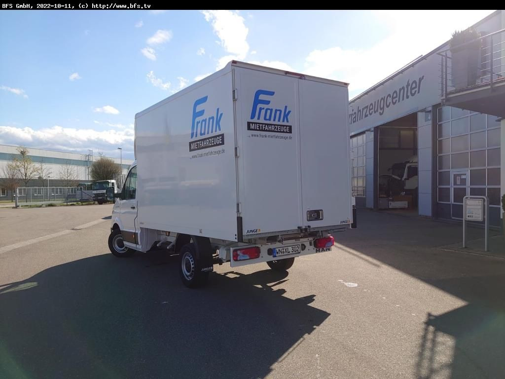 MAN TGE 3.180 4x2 F SB Möbelkoffer - Carrinha de contentor: foto 2 MAN TGE 3.180 4x2 F SB Möbelkoffer - Carrinha de contentor: foto 2