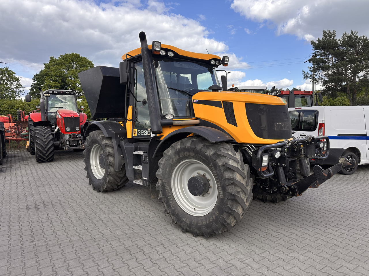 Trator JCB FASTRAC 3230: foto 6