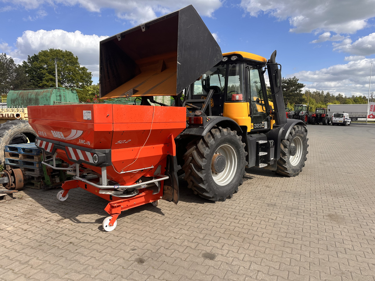 JCB FASTRAC 3230 - Trator: foto 2 JCB FASTRAC 3230 - Trator: foto 2