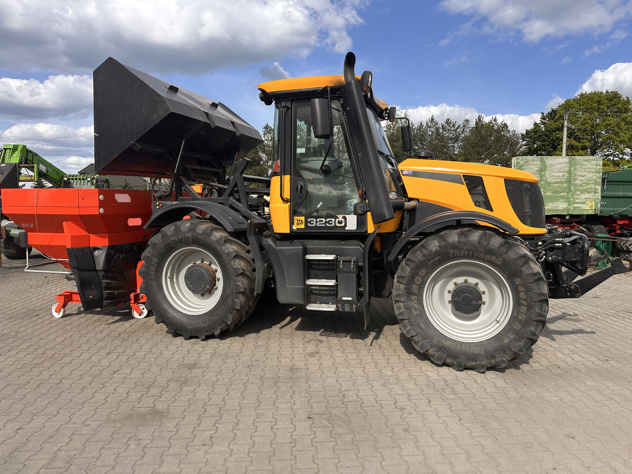 JCB FASTRAC 3230 - Trator: foto 1 JCB FASTRAC 3230 - Trator: foto 1