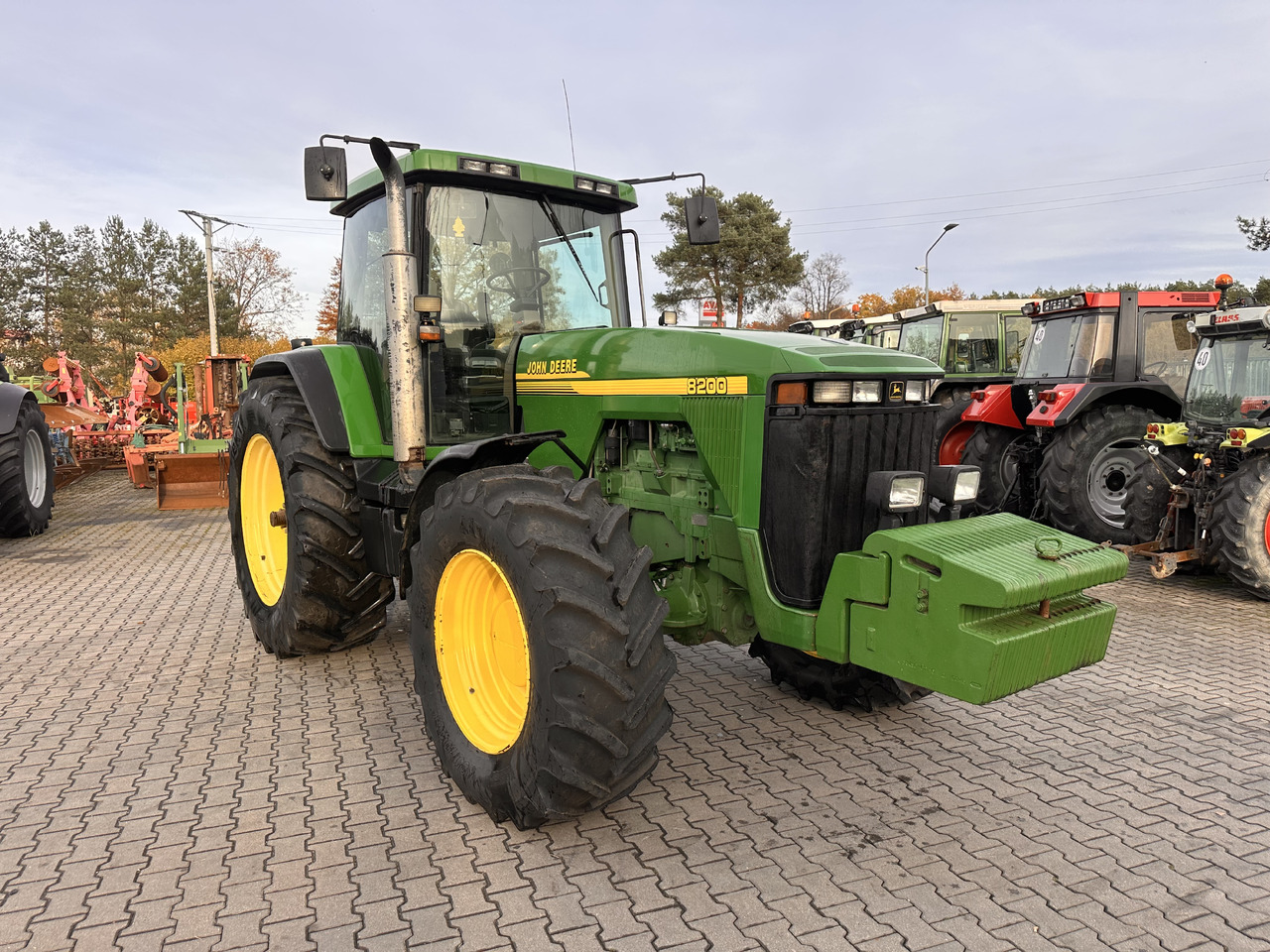John Deere 8200 PowerShift 8.1 - Trator: foto 1 John Deere 8200 PowerShift 8.1 - Trator: foto 1