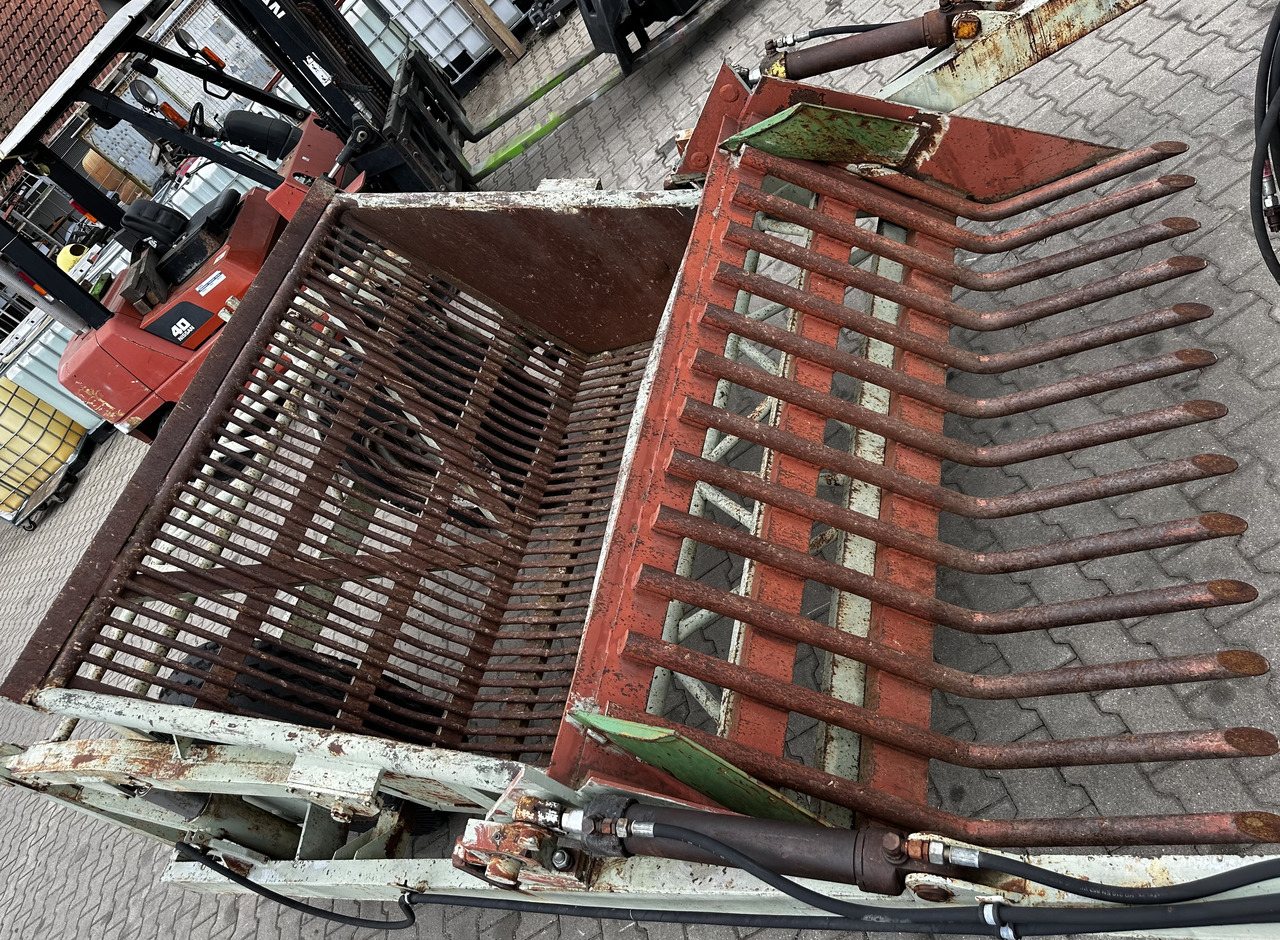 Zbieracz kamieni Fortschritt Steinsammler Steinsammelwagen - Maquina para lavrar a terra: foto 2 Zbieracz kamieni Fortschritt Steinsammler Steinsammelwagen - Maquina para lavrar a terra: foto 2