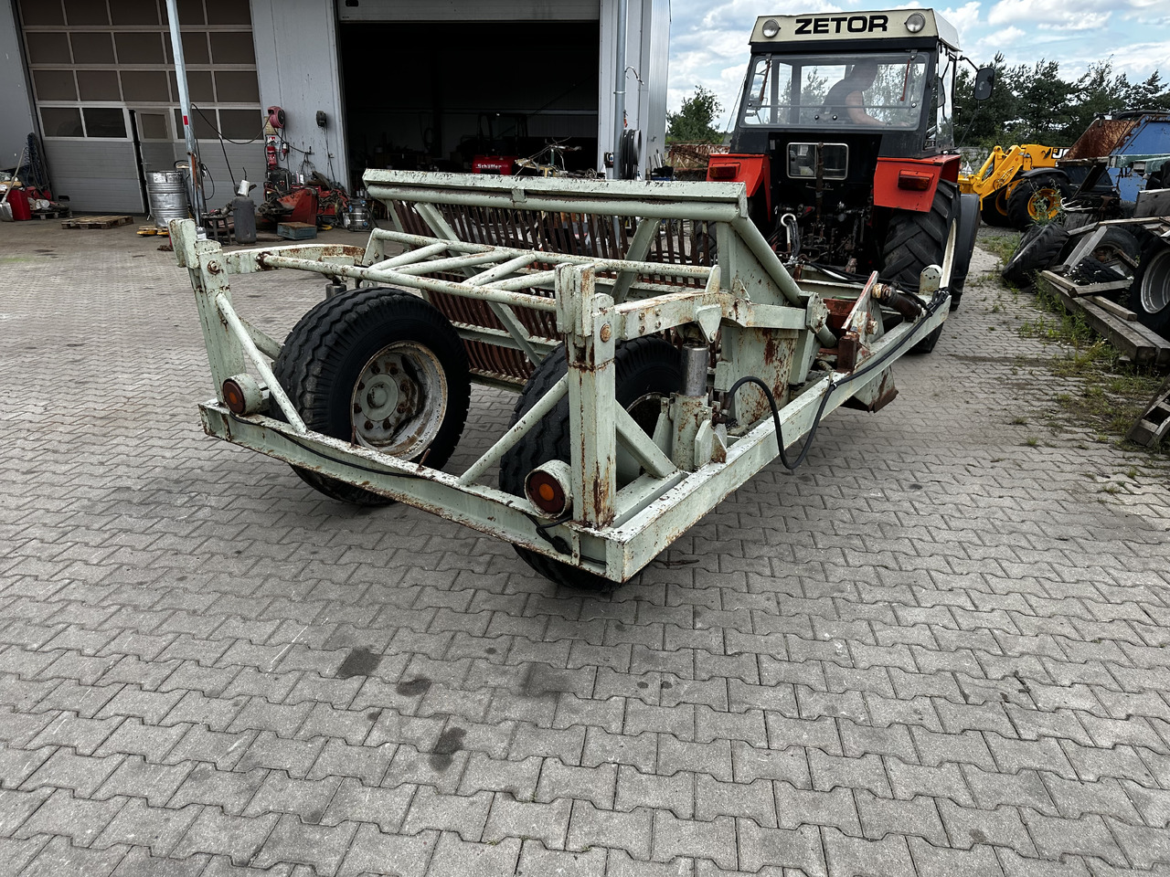 Zbieracz kamieni Fortschritt Steinsammler Steinsammelwagen - Maquina para lavrar a terra: foto 4 Zbieracz kamieni Fortschritt Steinsammler Steinsammelwagen - Maquina para lavrar a terra: foto 4