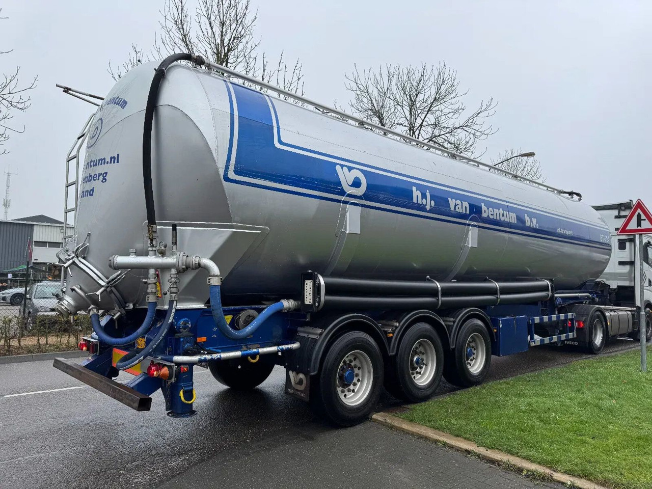 Atcomex 10 UNITS - 3 AXLE KIPPER BULK 1 COMP. 60 - Semirreboque silo: foto 4 Atcomex 10 UNITS - 3 AXLE KIPPER BULK 1 COMP. 60 - Semirreboque silo: foto 4