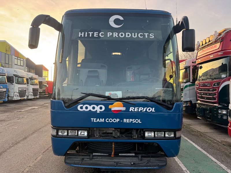 MAN NEOMAN ENGINE AND GEARBOX BROKEN LIVING ROOM + KITCHEN + DOUCHE - Camião: foto 2 MAN NEOMAN ENGINE AND GEARBOX BROKEN LIVING ROOM + KITCHEN + DOUCHE - Camião: foto 2