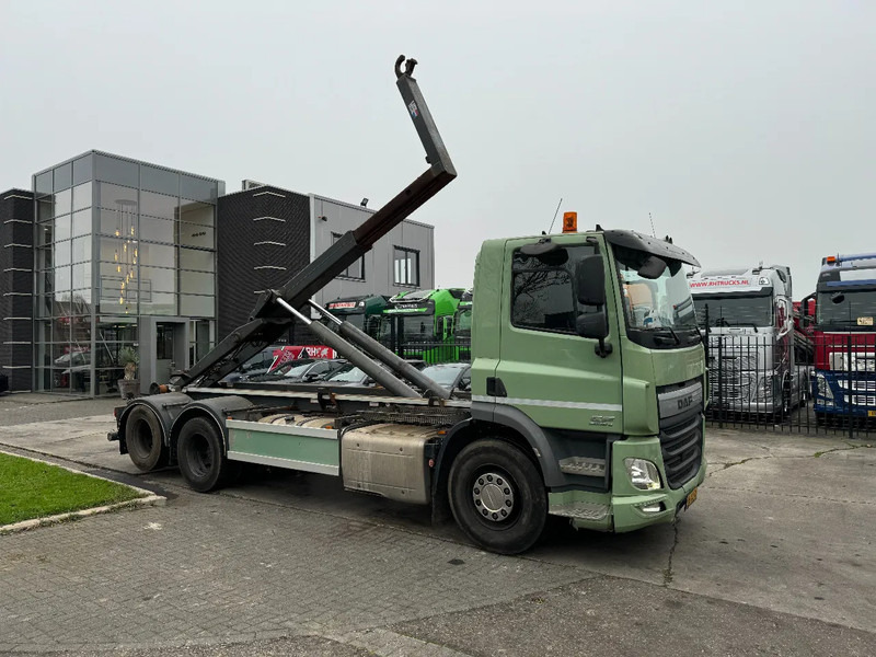 DAF CF 440 6X2 EURO 6 21T VDL HOOK - Camião polibenne: foto 2 DAF CF 440 6X2 EURO 6 21T VDL HOOK - Camião polibenne: foto 2